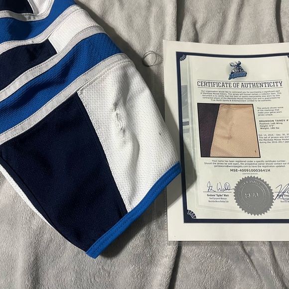 Brandon tanev game worn hockey jersey with cert of authenticity - Picture 9 of 11